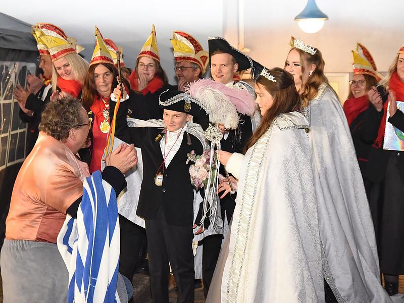 Die Narren stürmen das Rahtaus in Heroldsbach.Forchheim & Fränkische Schweiz Die Narren stürmen das Rahtaus in Heroldsbach.