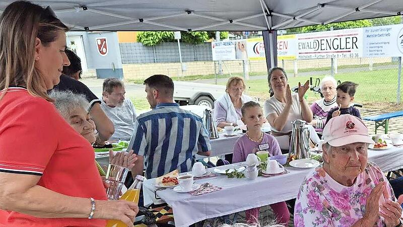 Der Seniorennachmittag des ASV Höchstadt kam bei den Besucherinnen und Besuchern gut an. Der Seniorennachmittag des ASV Höchstadt kam bei den Besucherinnen und Besuchern gut an.