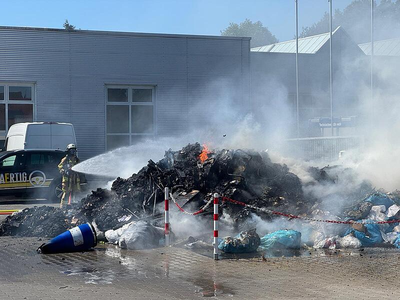M&uuml;ll-Brand in Kronach: Fahrer reagiert geistesgegenw&auml;rtig