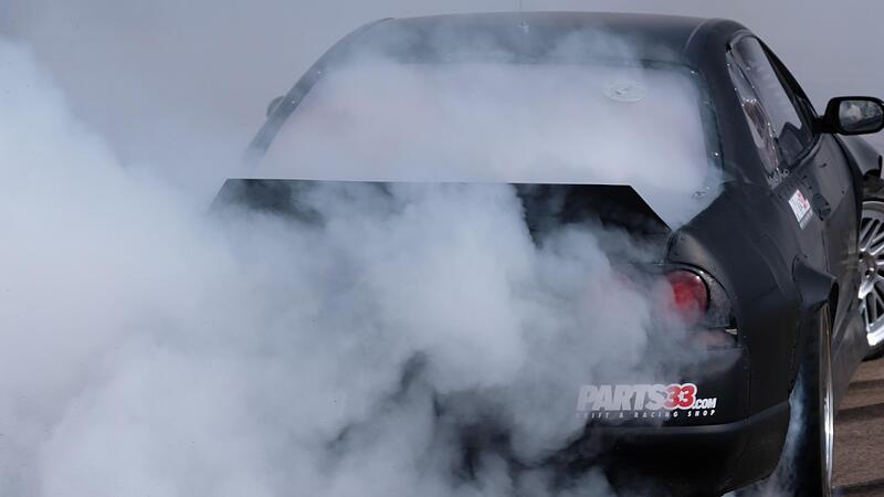 Ordentlich Dampf abgelassen haben die drei Angeklagten bei ihrer Tour durch den Landkreis. Ein verbotenes Autorennen ist nach Meinung des Gerichts aber nicht nachweisbar. Ordentlich Dampf abgelassen haben die drei Angeklagten bei ihrer Tour durch den Landkreis. Ein verbotenes Autorennen ist nach Meinung des Gerichts aber nicht nachweisbar.