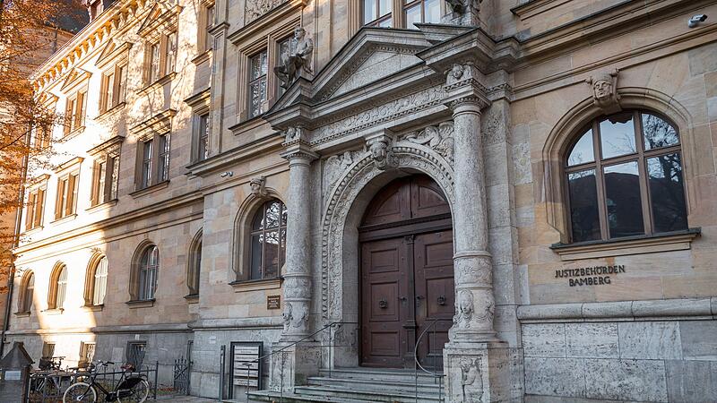 Prozessbeginn gegen Vater wegen versuchten Mordes an seinem Baby Prozessbeginn gegen Vater wegen versuchten Mordes an seinem Baby