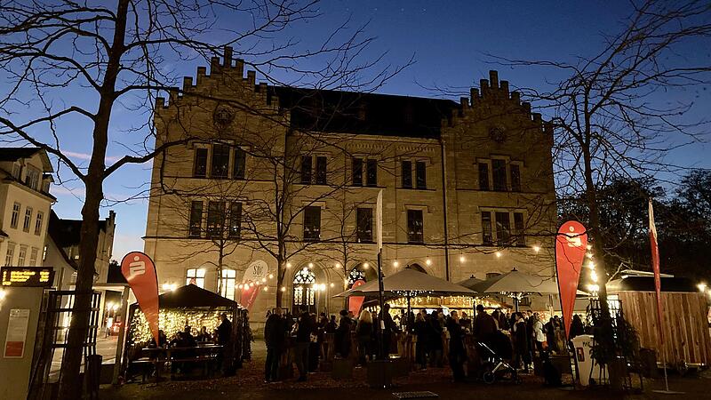 Das Winterfest auf dem Albertsplatz in Coburg ist bislang auf große Resonanz gestoßen. Das Winterfest auf dem Albertsplatz in Coburg ist bislang auf große Resonanz gestoßen.