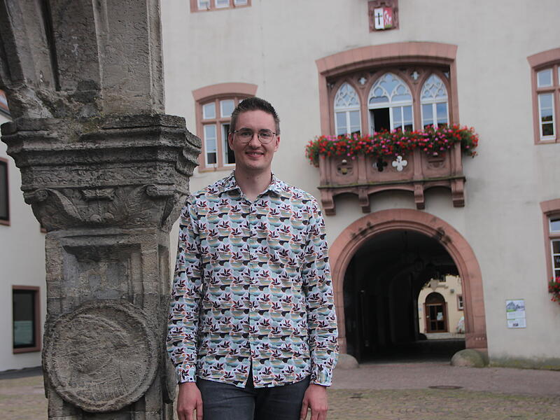 Seit Anfang Juli ist Florian Memmel der neue Geschäftsleiter der Stadt Hammelburg. Seit Anfang Juli ist Florian Memmel der neue Geschäftsleiter der Stadt Hammelburg.