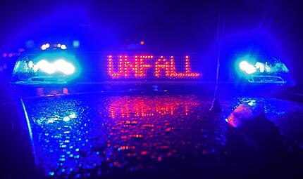 Polizei Blaulicht bei Unfallaufnahme