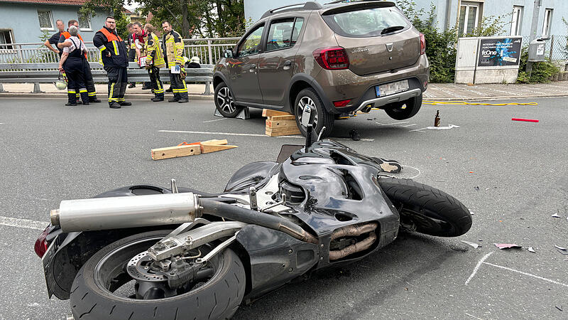 Am Mittwoch verunglückte ein 56-jähriger Motorradfahrer in Forchheim nahe der Piastenbrücke tödlich.Forchheim & Fränkische Schweiz Am Mittwoch verunglückte ein 56-jähriger Motorradfahrer in Forchheim nahe der Piastenbrücke tödlich.