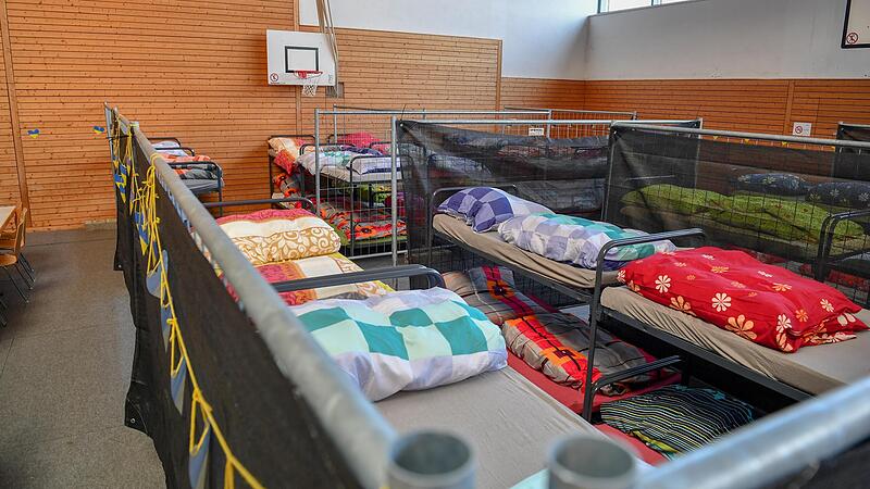 In der Aurachtalhalle in Stegaurach finden 180 Flüchtlinge Platz. In der Aurachtalhalle in Stegaurach finden 180 Flüchtlinge Platz.
