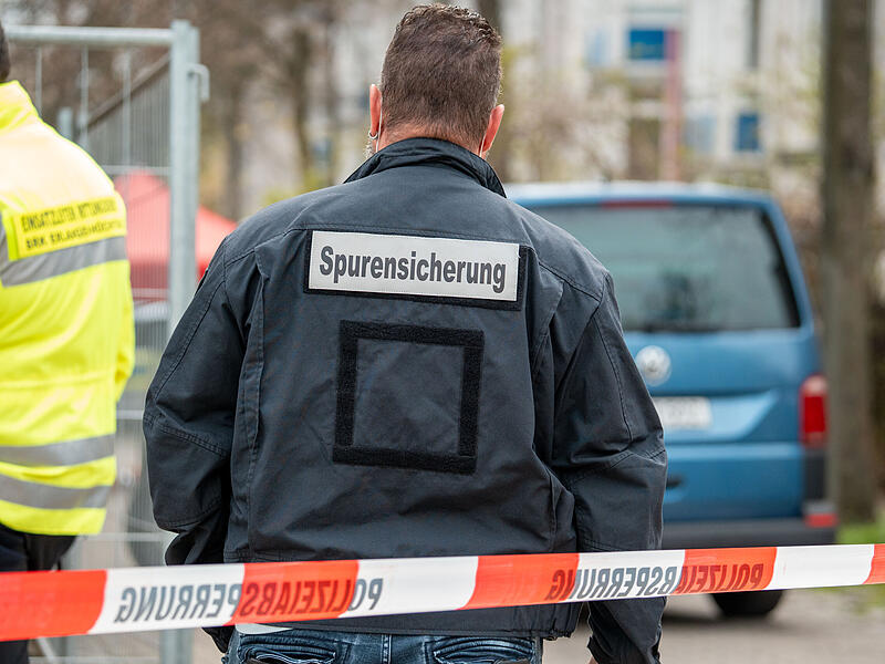 Tötungsdelikt Erlangen Ein 63-jähriger Mann ist am Montagmittag, 13. April, in Erlangen gestorben. Die Polizei ermittelt wegen eines Tötungsdelikts.