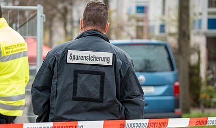 Tötungsdelikt Erlangen Ein 63-jähriger Mann ist am Montagmittag, 13. April, in Erlangen gestorben. Die Polizei ermittelt wegen eines Tötungsdelikts.