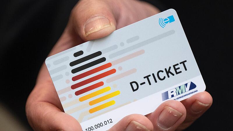 Das neue Deutschlandticket kann seit heute vorbestellt werden. Im VGN-Gebiet gibt es das Ticket via App und als Chipkarte.