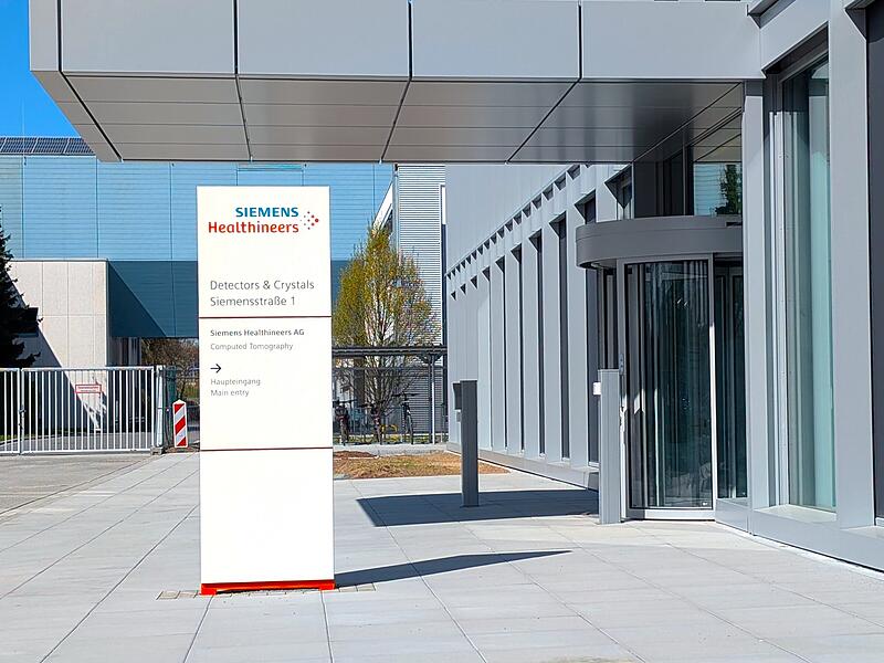 Siemens Healthineers HalbleiterfabrikForchheim & Fränkische Schweiz Etwa 100 Menschen werden in der neuen Halbleiterfabrik in der Forchheimer Siemensstraße einmal arbeiten – an der medizinischen Bildgebung von morgen.