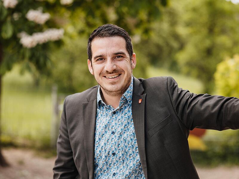 Maximilian Neeb ist 2019 B&uuml;rgermeister der Stadt Se&szlig;lach.