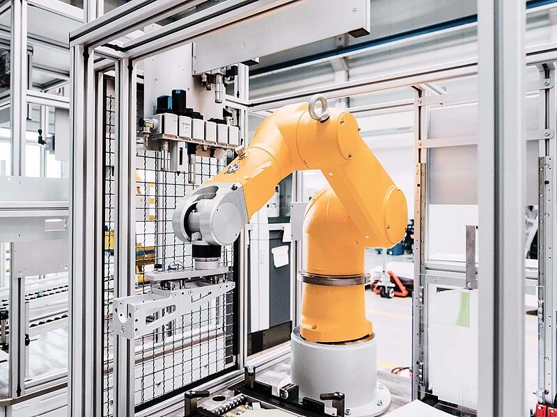 Robotik bei der Firma Schaeffler. Robotik bei der Firma Schaeffler.