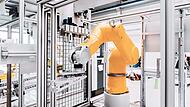 Robotik bei der Firma Schaeffler.