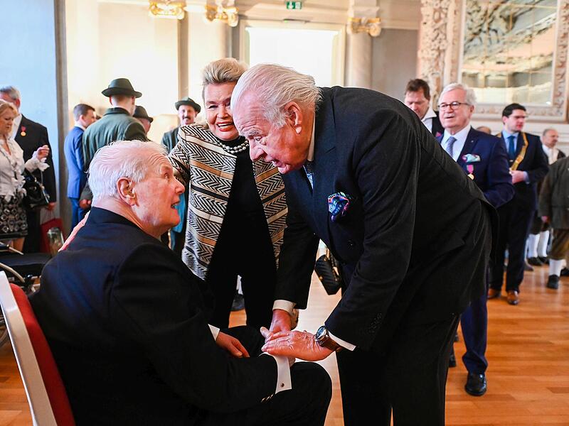 Gro&szlig;er Empfang in Coburg: Hier gratuliert Michael-Benedikt Prinz von Sachsen-Weimar-Eisenach.