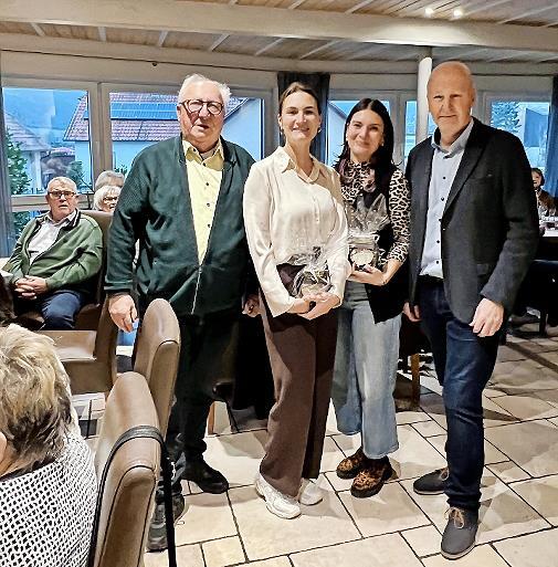 Von links: SEN-Vorsitzender Reiner Reuß, Stefanie Knüttel, Nicole Bühner und Stadtrat Detlef Heim. Von links: SEN-Vorsitzender Reiner Reuß, Stefanie Knüttel, Nicole Bühner und Stadtrat Detlef Heim.