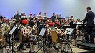 Das städtischen Jugendblasorchester Münnerstadt  durfte an der Seite der Profis musizieren.