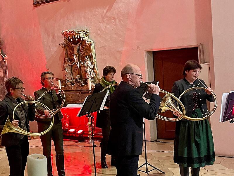 Es ist eine Kunst, das Parforcehorn konzertant zu spielen. Die Jagdhornbl&auml;ser von Hornissima Parforce haben es m&auml;chtig, aber auch gef&uuml;hlvoll in Forchheim demonstriert.