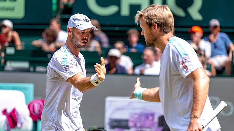 Tim P&uuml;tz (links) und Kevin Krawietz marschieren beim ATP-Masters in Shanghai weiter. Ihr Achtelfinale gewannen die deutschen Doppelspezialisten im Schnelldurchgang.