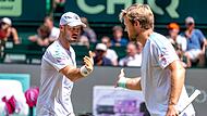 Tim Pütz (links) und Kevin Krawietz marschieren beim ATP-Masters in Shanghai weiter. Ihr Achtelfinale gewannen die deutschen Doppelspezialisten im Schnelldurchgang.