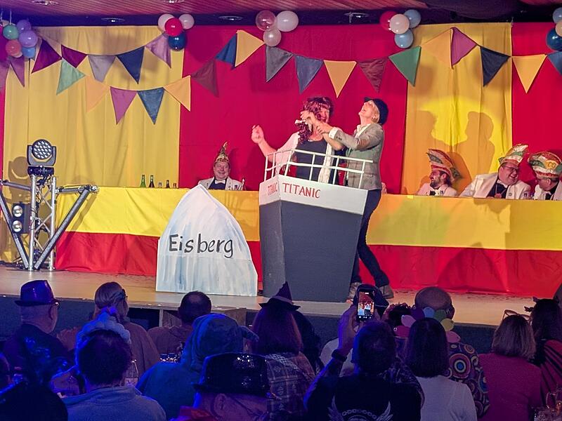 Münnerstadts Elferratsfasching 2026Münnerstädter Elferratsfasching Die Mamas und Papas spielen Titanic.
