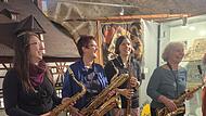 Die Saxofonband „Sax mal anders“ spielt an diesem Abend in Herzogenaurach auf. Die Saxofonband „Sax mal anders“ spielt an diesem Abend in Herzogenaurach auf.