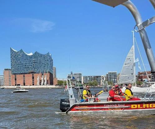 Die DLRG war beim Hafenjubil&auml;um Hamburg dabei.