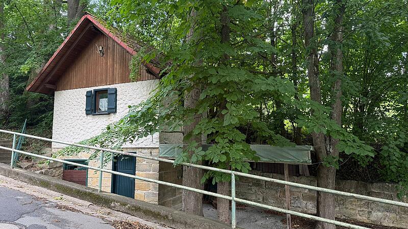 Noch ist der Sch&uuml;tz Keller in Weilersbach verlassen. Doch noch in diesem Jahr soll hier unter einer neuen Besitzerin wieder Bier flie&szlig;en.