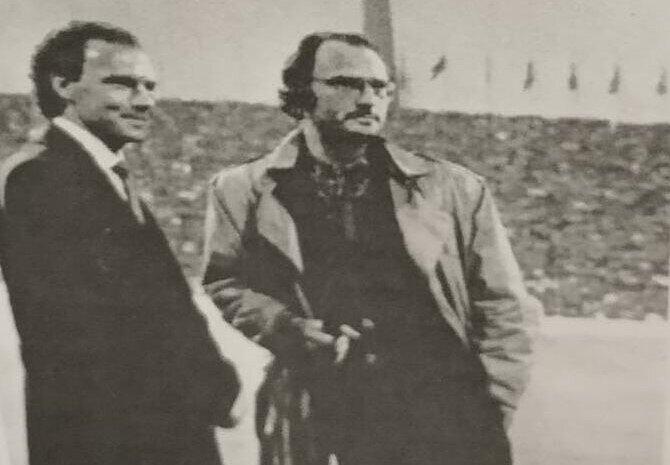 Klaus St&uuml;rzenberger im Gespr&auml;ch mit Franz Beckenbauer im M&uuml;nchner Olympiastadion.