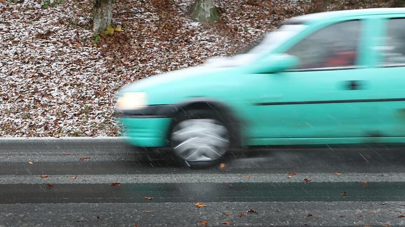 Nässe, Eis und Schnee – da kann die Fahrt schnell gefährlich werden.Forchheim & Fränkische Schweiz Nässe, Eis und Schnee – da kann die Fahrt schnell gefährlich werden.Forchheim & Fränkische Schweiz
