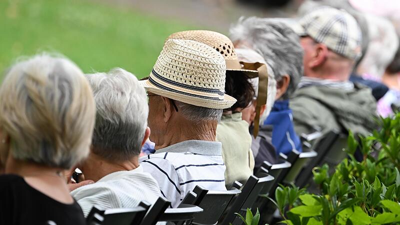 Arbeiten statt ausruhen – die Debatte um eine längere Lebensarbeitszeit ist in vollem Gange. Arbeiten statt ausruhen – die Debatte um eine längere Lebensarbeitszeit ist in vollem Gange.