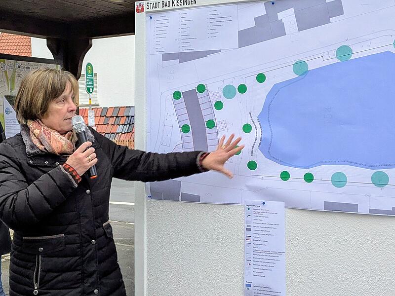 Stadt investiert halbe Million in Umgestaltung des Garitzer Sees Landschaftsarchitektin Miriam Glanz erläutert die Pläne zur Umgestaltung des Geländes um den Garitzer See.