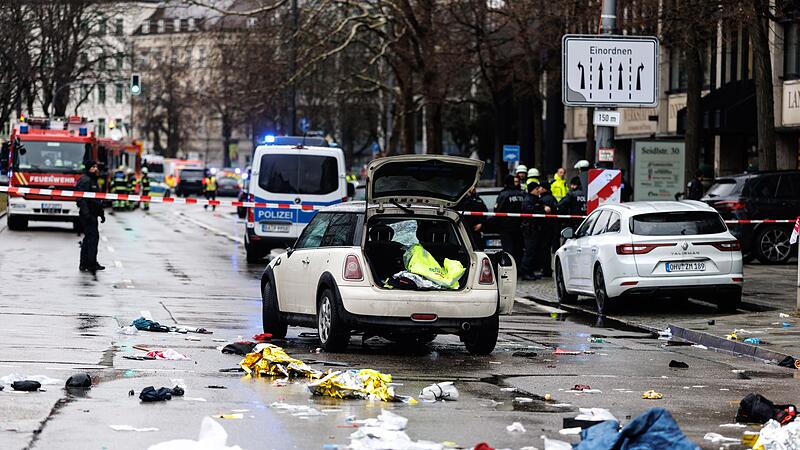 Auto in München in Menschengruppe gefahren Auto in München in Menschengruppe gefahren