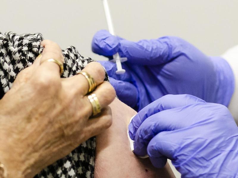 Erstimpfungen in Impfzentren werden bayernweit gestoppt. Erstimpfungen in Impfzentren werden bayernweit gestoppt.