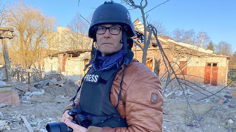 Till Mayer berichtete bereits aus &uuml;ber 30 Kriegs- und Krisengebieten. Die Menschen der Ukraine sind ihm &uuml;ber viele Jahren ans Herz gewachsen.