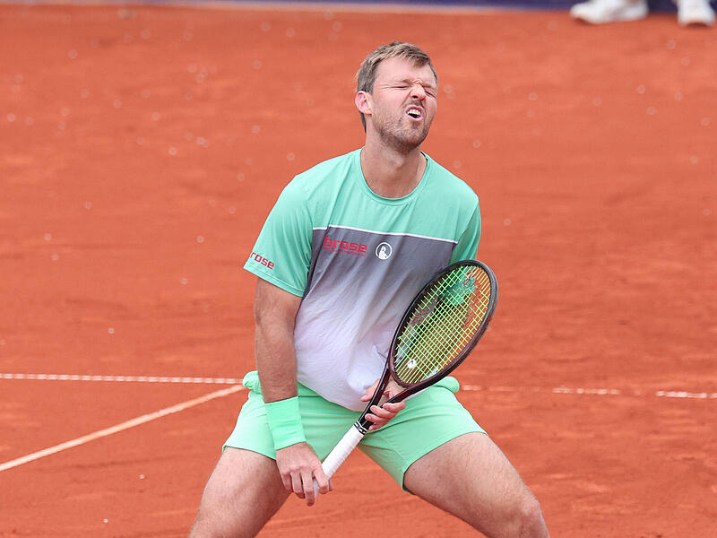 Das ging einmal mehr m&auml;chtig daneben: Der Coburger Kevin Krawietz ist mit seinem Doppelpartner Tim P&uuml;tz in Madrid in der ersten Runde ausgeschieden.