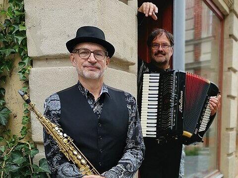Das Duo Stephan Greisinger & Fred Munker interpretiert alte Stücke mit einem Hauch von Jazz  neu.