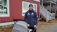 Biathlet Justus Strelow mit seinem Sohn Biathlet Justus Strelow mit seinem Sohn