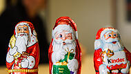 Schoko-Weihnachtsmänner Lindt, Milka, Kinder Schoko-Weihnachtsmänner Lindt, Milka, Kinder