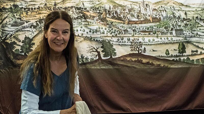 „Coburgs Kronjuwelen“: Aus der Sicht der Waschfrau Anna erzählt Peggy Hoffmann die Geschichte Coburgs von Martin Luther bis Anna B. Eckstein.