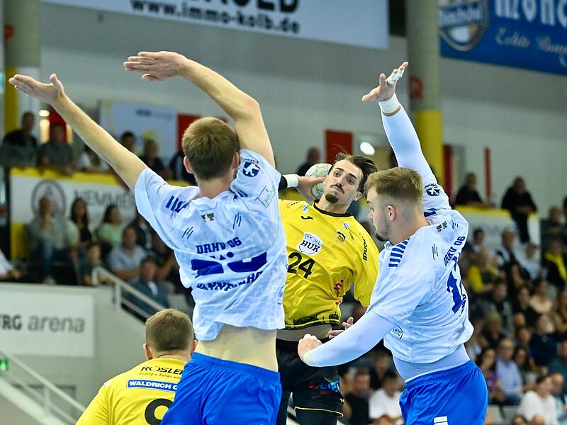 Hier geht's nicht weiter: Mikael Helmersson und der HSC Coburg haben das Heimspiel gegen den Dessau-Roßlauer HV mit 30:34 verloren.