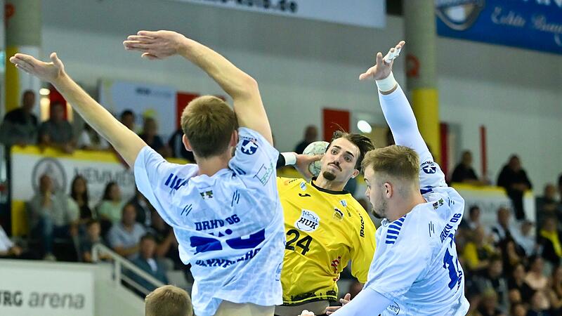 Hier geht's nicht weiter: Mikael Helmersson und der HSC Coburg haben das Heimspiel gegen den Dessau-Ro&szlig;lauer HV mit 30:34 verloren.