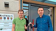 Geschäftsstellenleiter Christian Günthner und Gemeinschaftsvorsitzender der VG Baunach, Tobias Roppelt (rechts), haben die Refill-Station schon mal getestet. VG Baunach Geschäftsstellenleiter Christian Günthner und Gemeinschaftsvorsitzender der VG Baunach, Tobias Roppelt (rechts), haben die Refill-Station schon mal getestet. VG Baunach