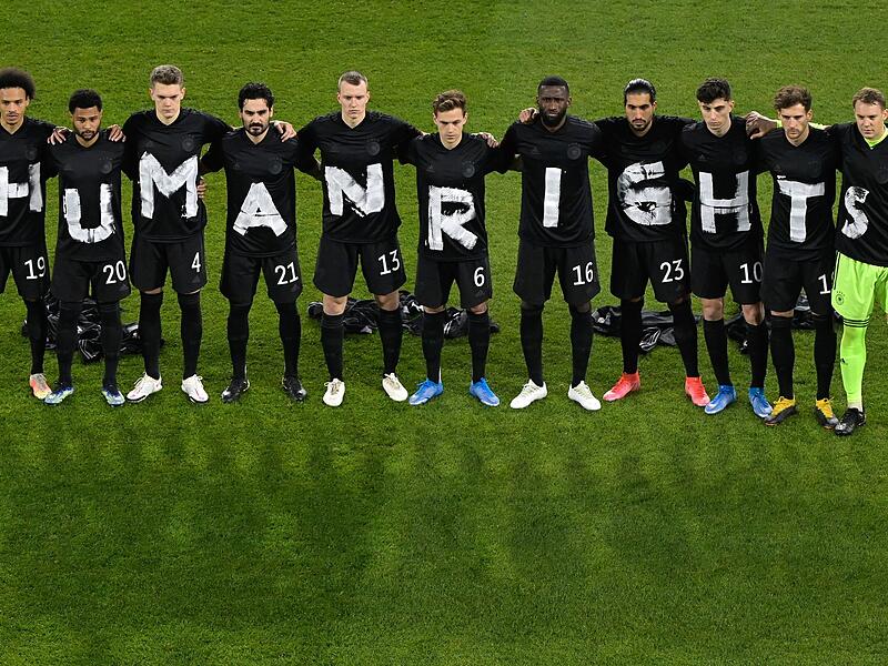 Nationalspieler mit &laquo;Human-Rights&raquo;-Shirts