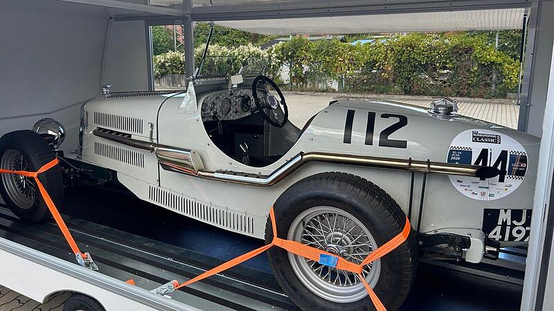 "Stück britischer Automobilgeschichte": Besonderer Oldtimer in Bamberg verzollt "Stück britischer Automobilgeschichte": Besonderer Oldtimer in Bamberg verzollt