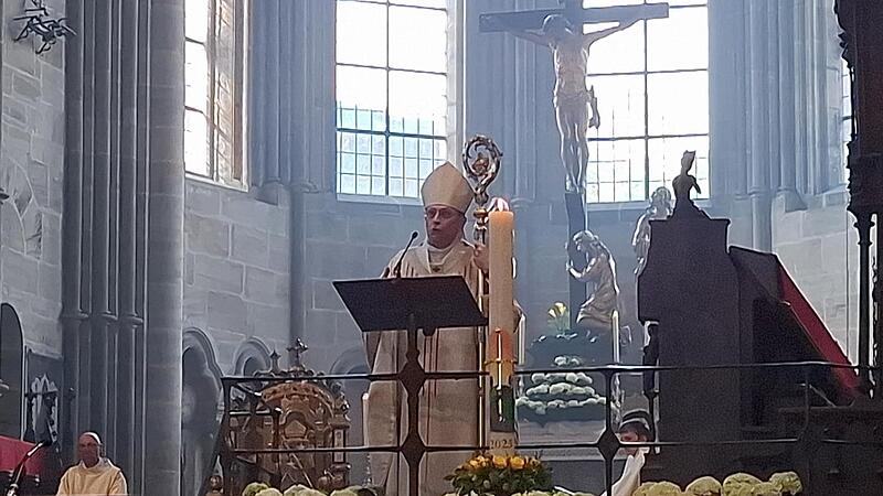 Erzbischof Herwig G&ouml;ssl bei seiner Predigt.