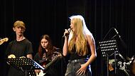 Die Sch&uuml;lerband der Max-Hundt-Mittelschule mit &bdquo;Best Day of My Life&ldquo;.