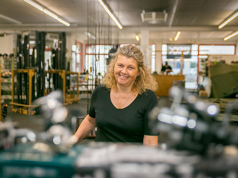 Anglerquelle EggolsheimForchheim & Fränkische Schweiz Carolin Sitzmann verkauft nicht nur 20.000 verschiedene Produkte in ihrem Eggolsheimer Laden. „Beratung ist das A und O"