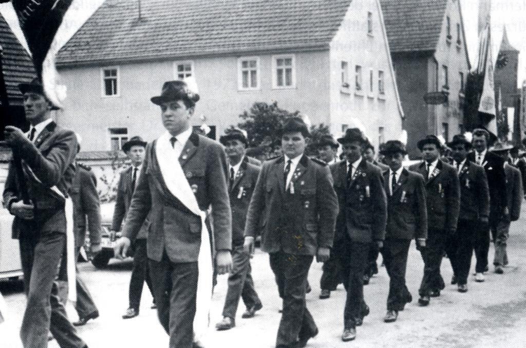 Die Schützengilde Poppenroth feiert ihr 60-jähriges Bestehen lang ist ...