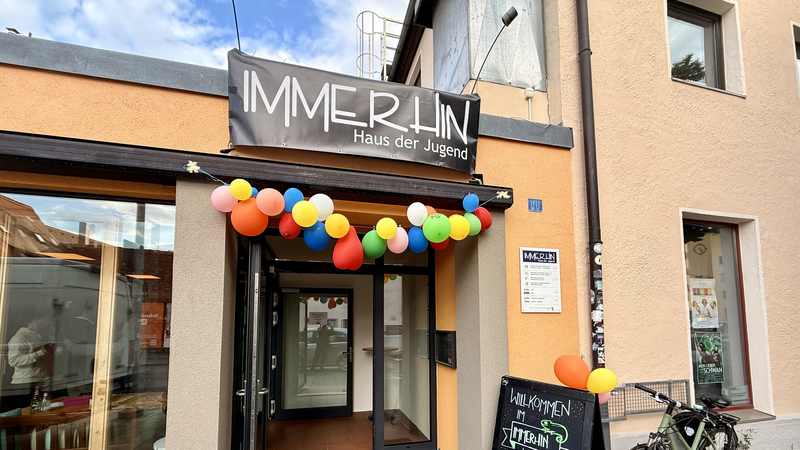 Frisch renoviert startet das "immer hin" in hoffentlich 30 Jahre Erfolgsgeschichte.