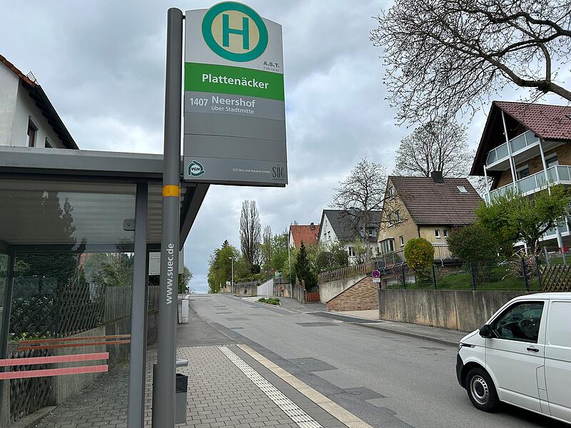 W&auml;hrend der Vollsperrung des Judenbergs kann unter anderem die Stadtbushaltestelle &bdquo;Platten&auml;cker&ldquo; nicht von der Linie 1405 angefahren werden, wohl aber von den Zusatzlinien 1422, 1423, 1428, 1430 (morgens) sowie 1426 (mittags).